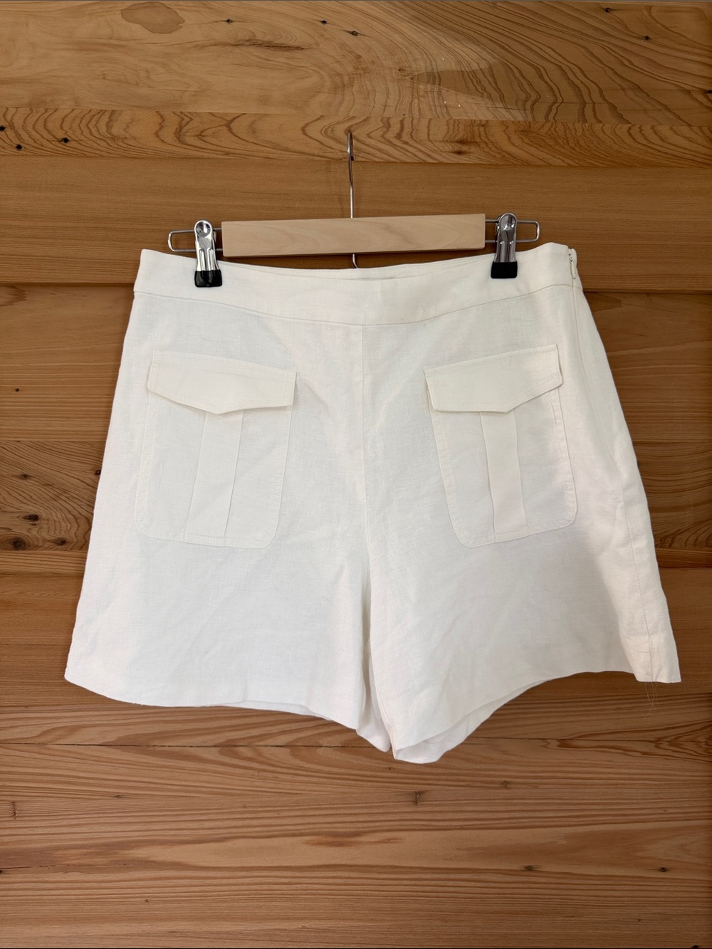 Trina Turk White Linen Blend Tailored Shorts Utility Pocket Summer Chic